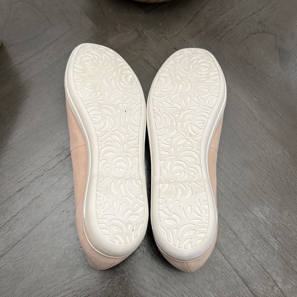 Dr. Scholl's Rise Shine Women's Faux Suede Lightweight Cushioned Ballet Flats - Picture 3 of 10